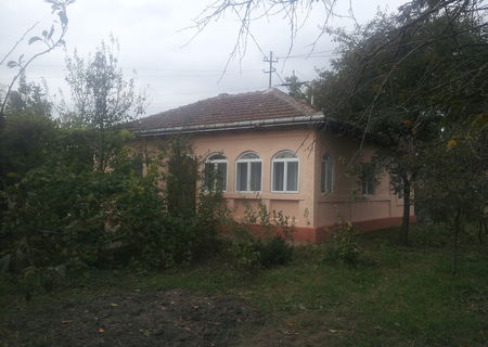 Gospodarie si Casa 4 Camere Centru Sipote IASI