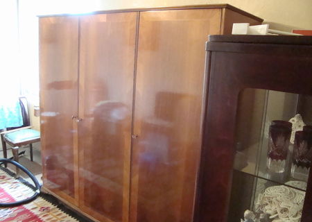 GRATIS: obiecte de mobilier, vechi dar în stare foarte bună GRATIS: obiecte de mobilier, vechi dar în stare foarte bună