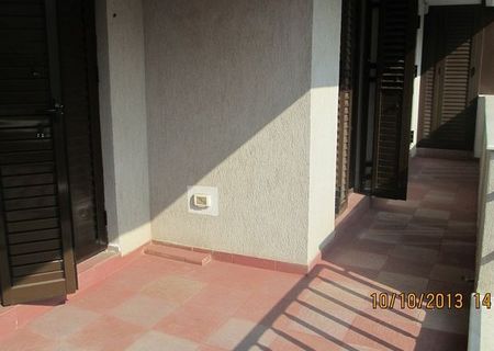 Guvern - Paris , apartament in vila