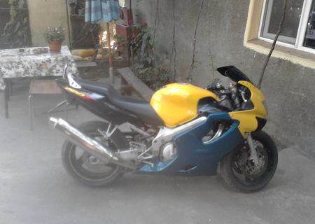 Honda CBR F4  600 cmc