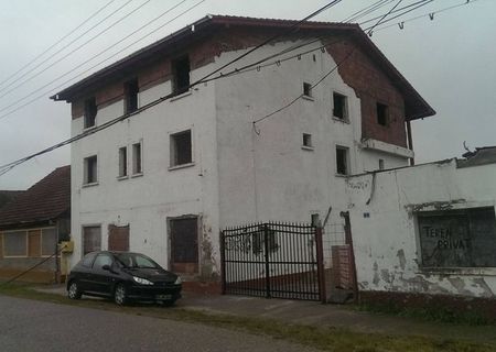 Hotel+4 apartamente noi+anexe