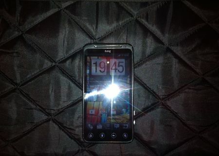 HTC Evo 3D ..