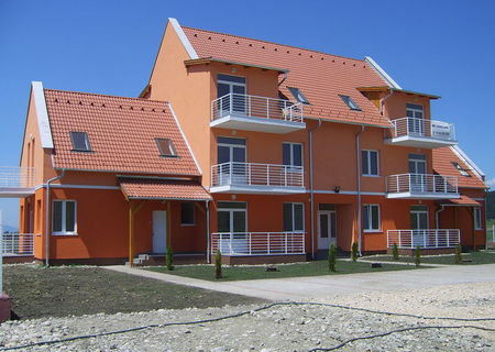 Imobil stil vila compus din 8 apartamente