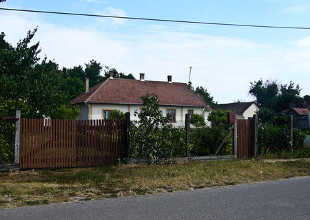 In Ungaria loc. Vallaj vind casa.