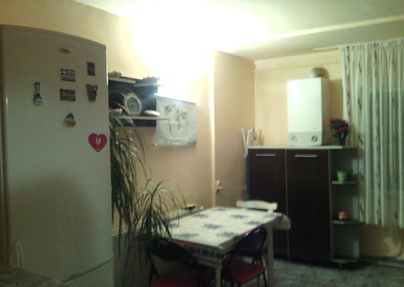 Inchiriem o camera (apartament)