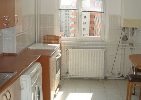 Inchiriere apartament 3 camere decomandate