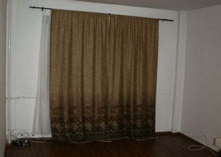 Inchiriere apartament 3 camere spatios, central