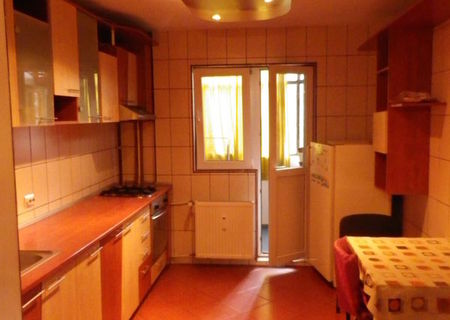 Inchiriere apartament 4 camere