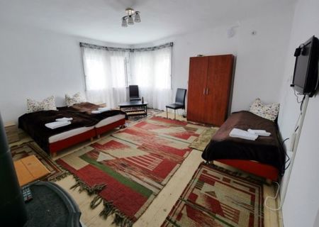 Închiriere Cabana Bradu - 3 camere, 2 băi si o bucătărie