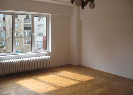 inchiriez ap.2 cam.Unirii-Zepter