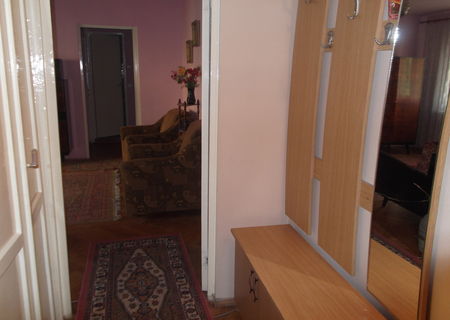 Închiriez ap. 2 camere, Rogerius, Zona TreiG, mobilat, utilat