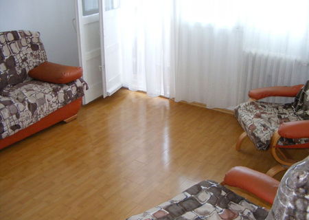 Inchiriez ap.3 camere