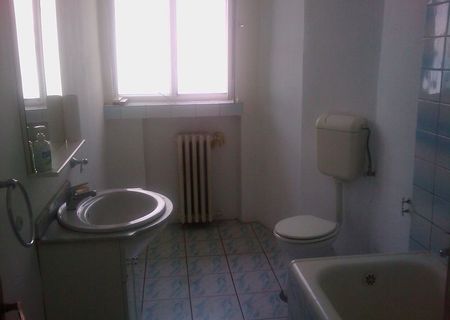 inchiriez ap ultracentral 5 camere