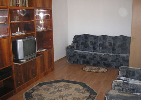 inchiriez apartament 2 cam.