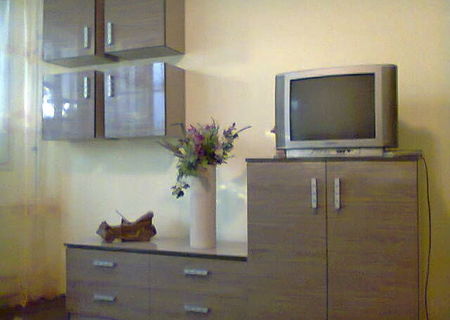inchiriez apartament 2 camere