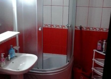 Inchiriez apartament 2 camere Inchiriez apartament 2 camere