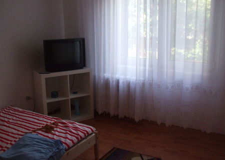 inchiriez apartament 2 camere