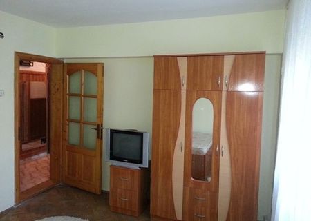 Inchiriez apartament 2 camere D Ultracentral