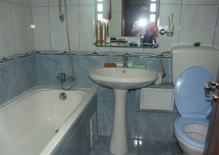 Inchiriez Apartament 2 camere ,Drumul Taberei,300 euro