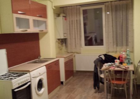 inchiriez apartament 2 camere mobilat
