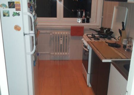 Inchiriez apartament 2 camere nemobilat Militari 200e