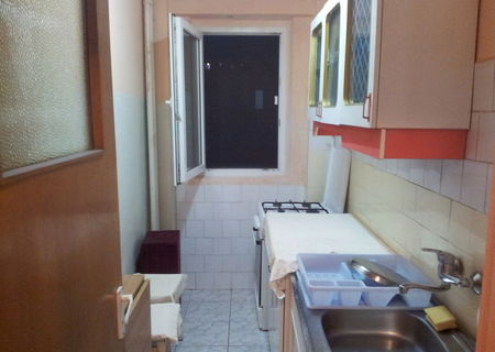 Inchiriez apartament 2 camere Titan