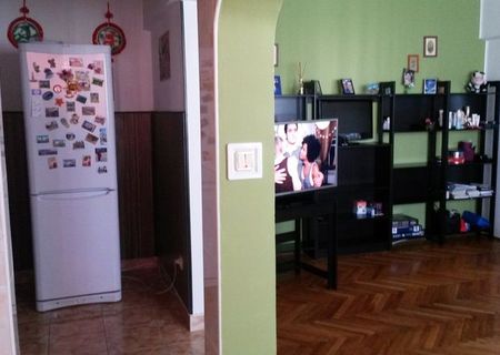 Inchiriez apartament 2 camere ultracentral Inchiriez apartament 2 camere ultracentral