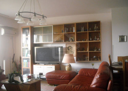 inchiriez apartament 3 C. mobilat