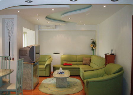 Inchiriez apartament 3 cam LUX 400euro