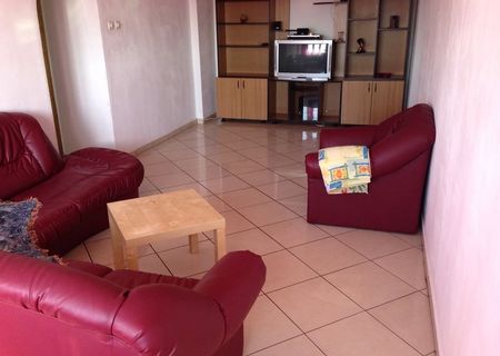 Inchiriez apartament 3 camere