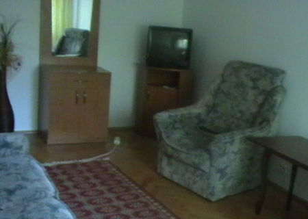 Inchiriez apartament 3 camere