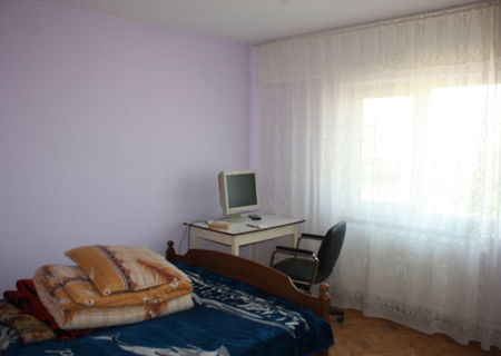 Inchiriez apartament 3 camere