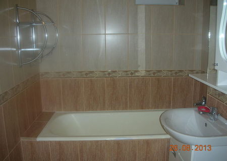INCHIRIEZ apartament 3 camere