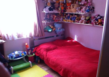 Inchiriez apartament 3 camere
