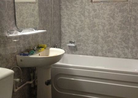 Inchiriez apartament 3 camere