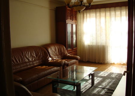 Inchiriez apartament 3 camere. Galati. Ultracentral. Inchiriez apartament 3 camere. Galati. Ultracentral.