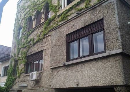 Inchiriez apartament 3 camere in vila - Eminescu
