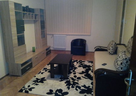 Inchiriez apartament 3 camere Piata Minis