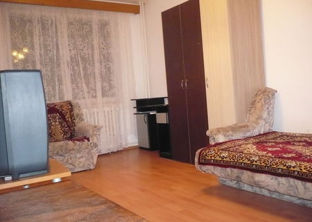 Inchiriez apartament 3 camere,Rahova