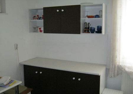 Inchiriez apartament 3 camere zona buna Inchiriez apartament 3 camere zona buna
