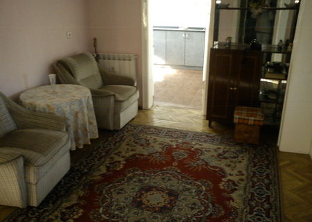 Inchiriez apartament