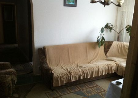 &Icirc;nchiriez apartament 4 camere