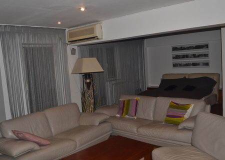 Inchiriez apartament 4 camere zona Vacaresti PRET NEGOCIABIL