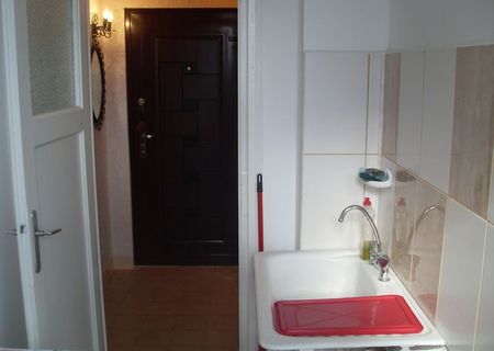 Inchiriez apartament doua camere,zona Gara de Nord