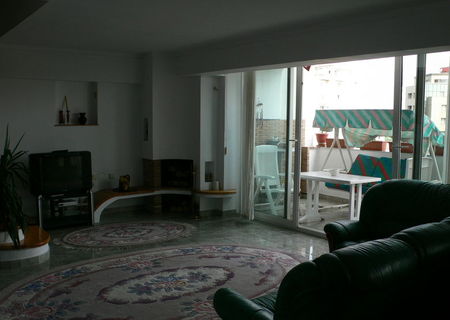 inchiriez apartament duplex,Bd.UNIRII