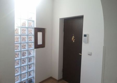 Inchiriez apartament Eminescu-Toamnei