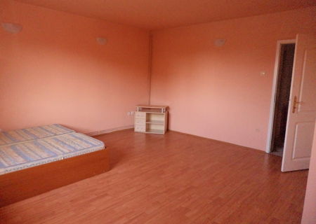 Inchiriez apartament in vila , 500 EURO
