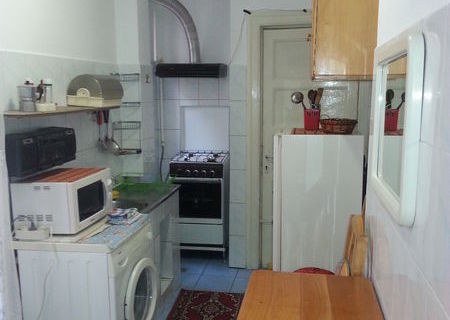 inchiriez apartament zona Calea Victoriei - Centrul Vechi