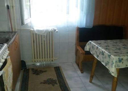 Inchiriez camera in apartament 117 Eu