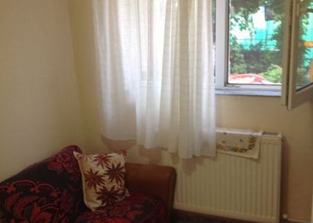 Inchiriez casa cu 4 camere zona viile noi